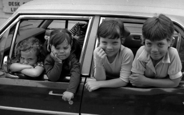 kids in car Norton